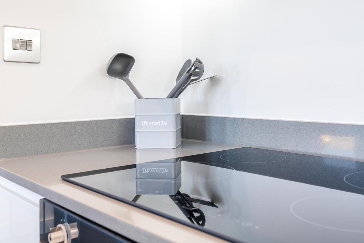 St Albans 2 Bed Luxury City Apartment, 5 Mins Walk To Train & Allocated Parking מראה חיצוני תמונה