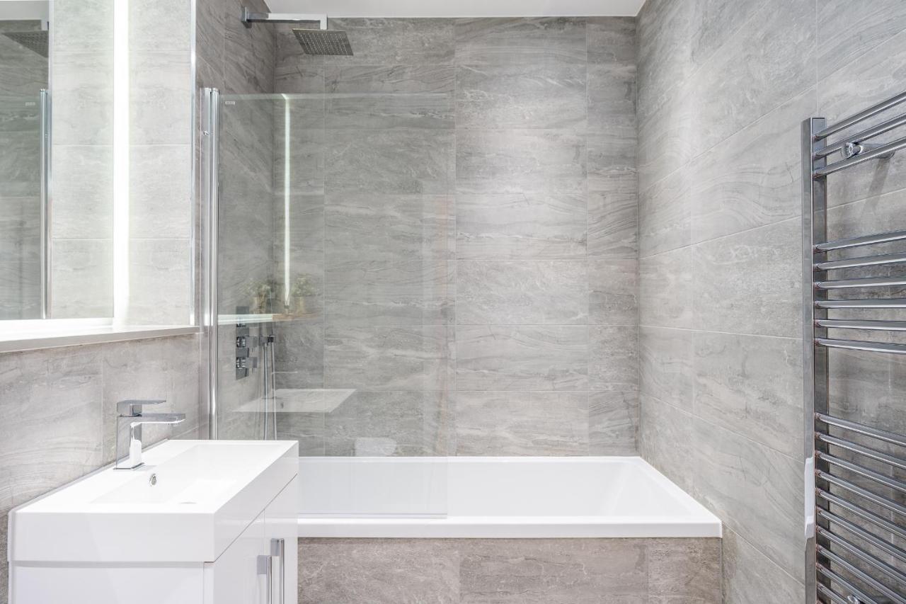 St Albans 2 Bed Luxury City Apartment, 5 Mins Walk To Train & Allocated Parking מראה חיצוני תמונה