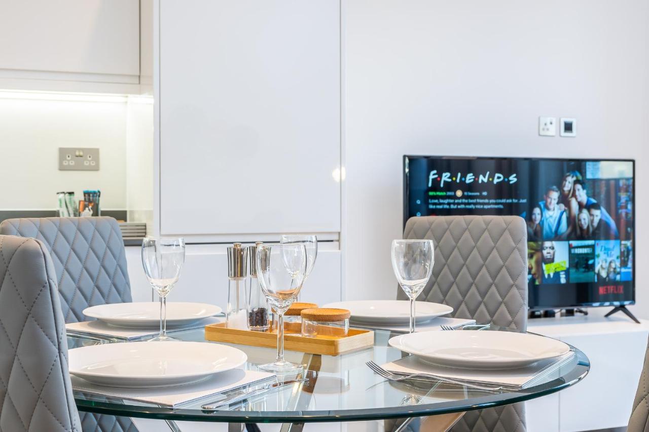 St Albans 2 Bed Luxury City Apartment, 5 Mins Walk To Train & Allocated Parking מראה חיצוני תמונה