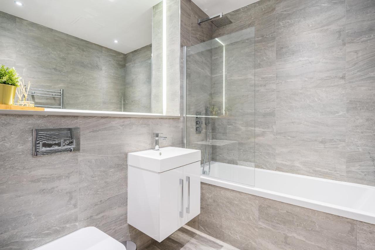 St Albans 2 Bed Luxury City Apartment, 5 Mins Walk To Train & Allocated Parking מראה חיצוני תמונה