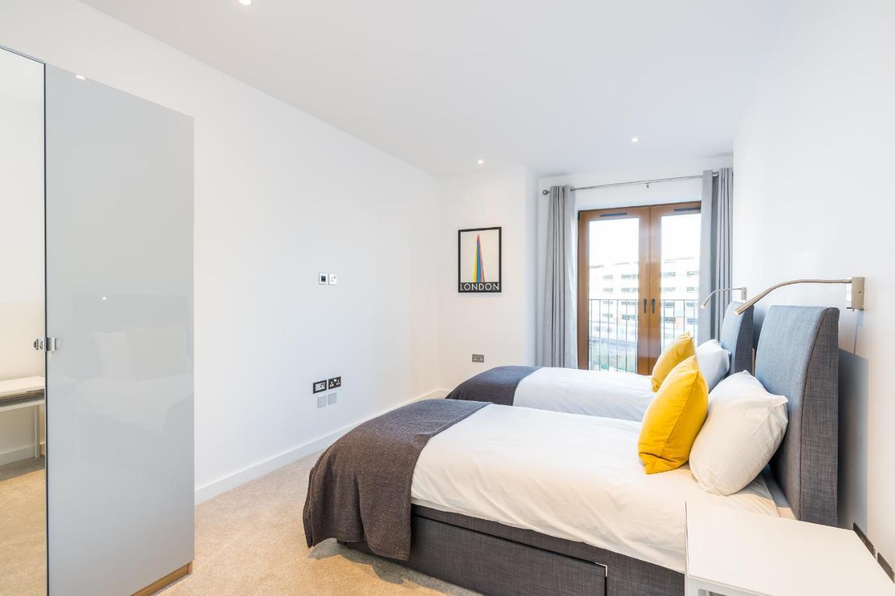 St Albans 2 Bed Luxury City Apartment, 5 Mins Walk To Train & Allocated Parking מראה חיצוני תמונה