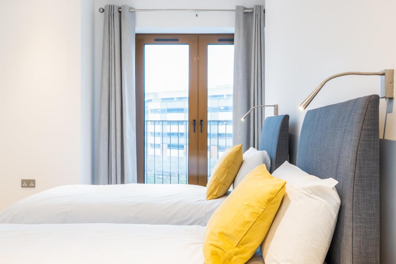 St Albans 2 Bed Luxury City Apartment, 5 Mins Walk To Train & Allocated Parking מראה חיצוני תמונה