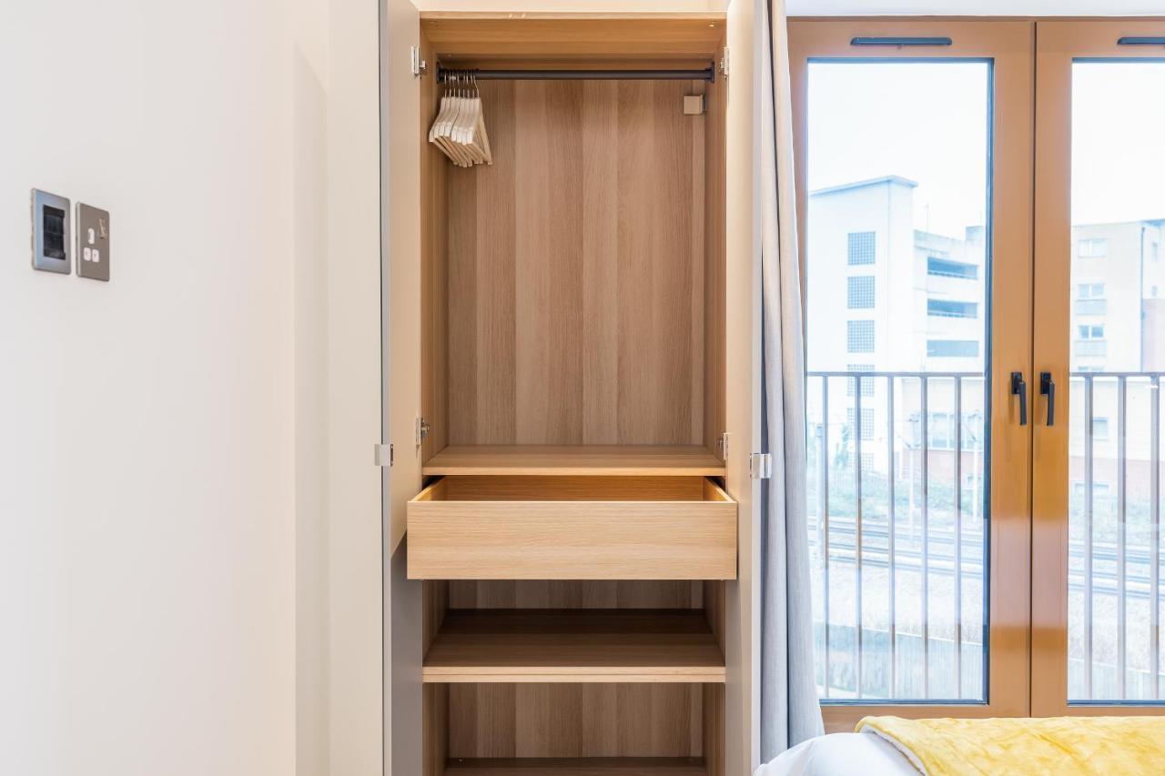 St Albans 2 Bed Luxury City Apartment, 5 Mins Walk To Train & Allocated Parking מראה חיצוני תמונה