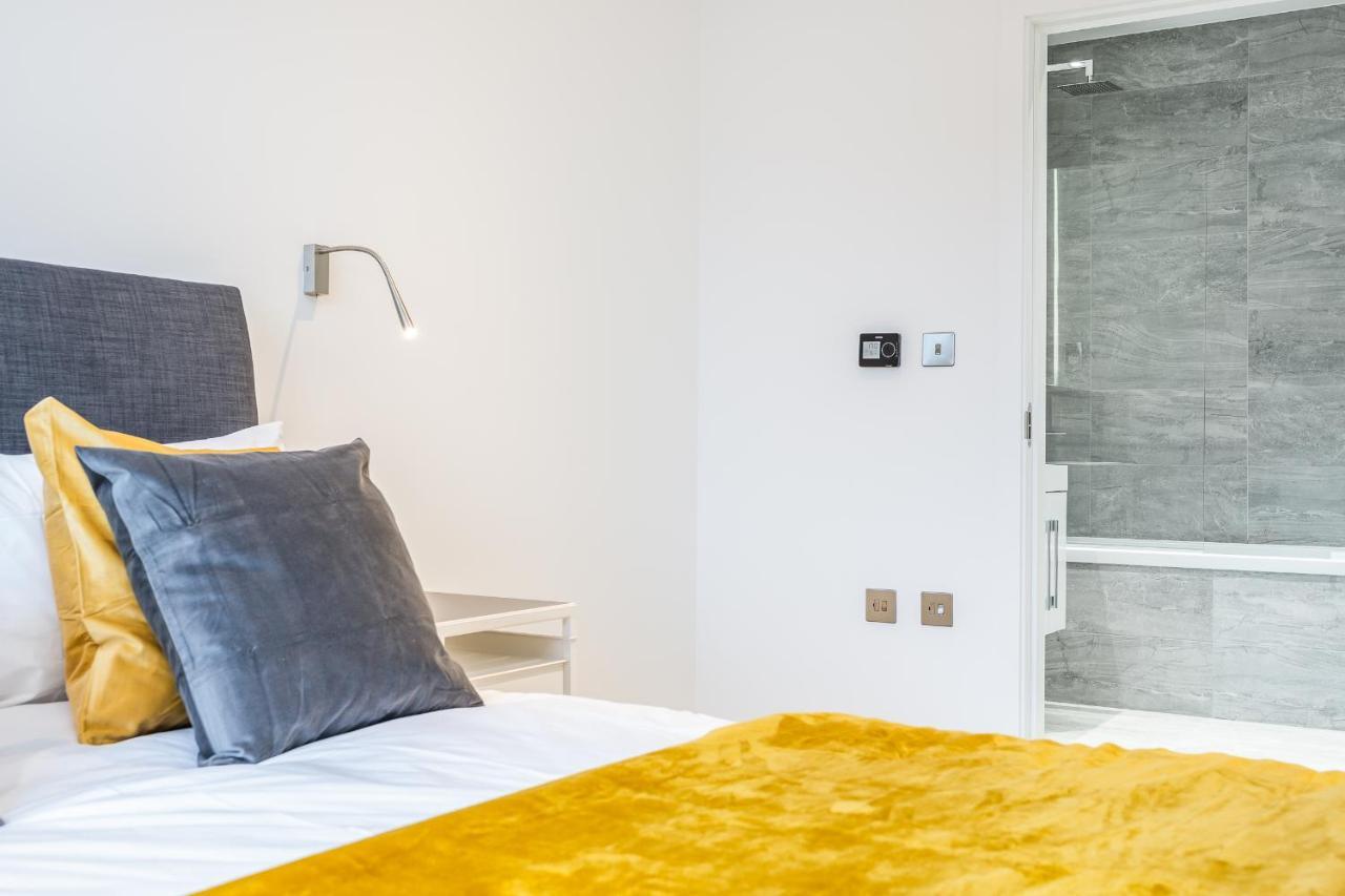 St Albans 2 Bed Luxury City Apartment, 5 Mins Walk To Train & Allocated Parking מראה חיצוני תמונה