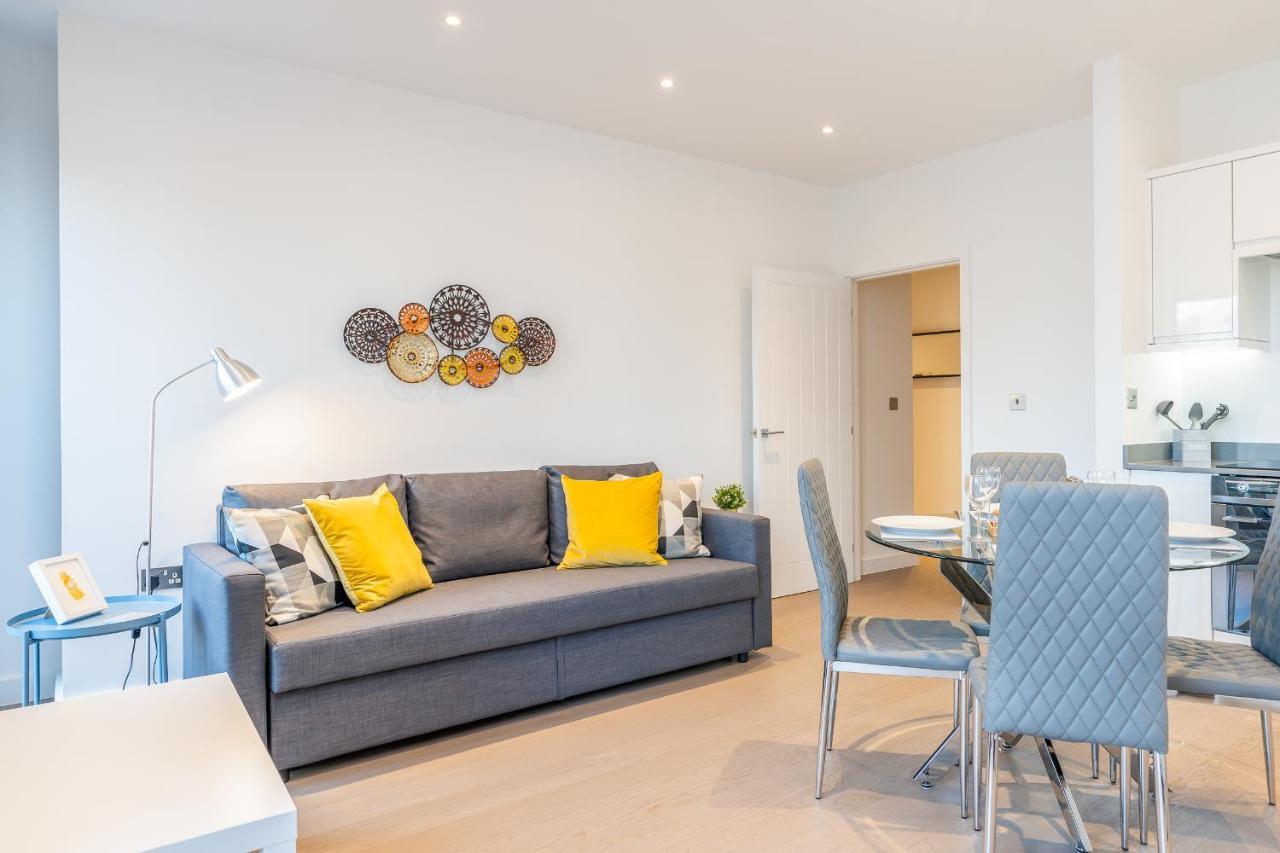 St Albans 2 Bed Luxury City Apartment, 5 Mins Walk To Train & Allocated Parking מראה חיצוני תמונה